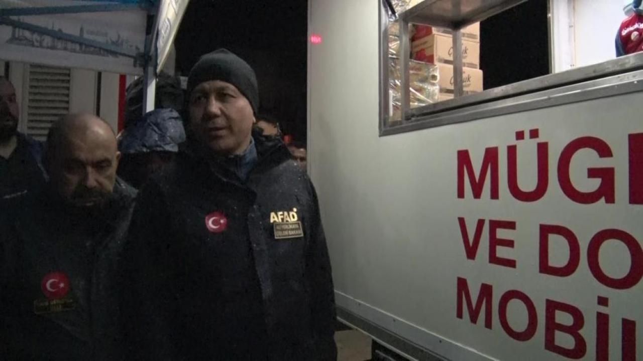 Bakan Yerlikaya, deprem bölgesinde incelemelerde bulundu