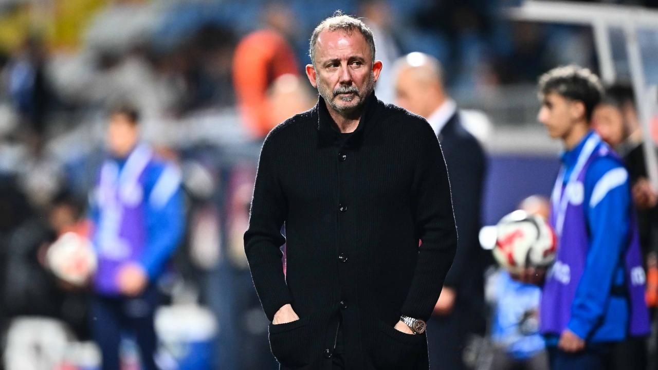 Beşiktaş tribünleri ayaklandı! 'Sergen gelecek hesap verecek'
