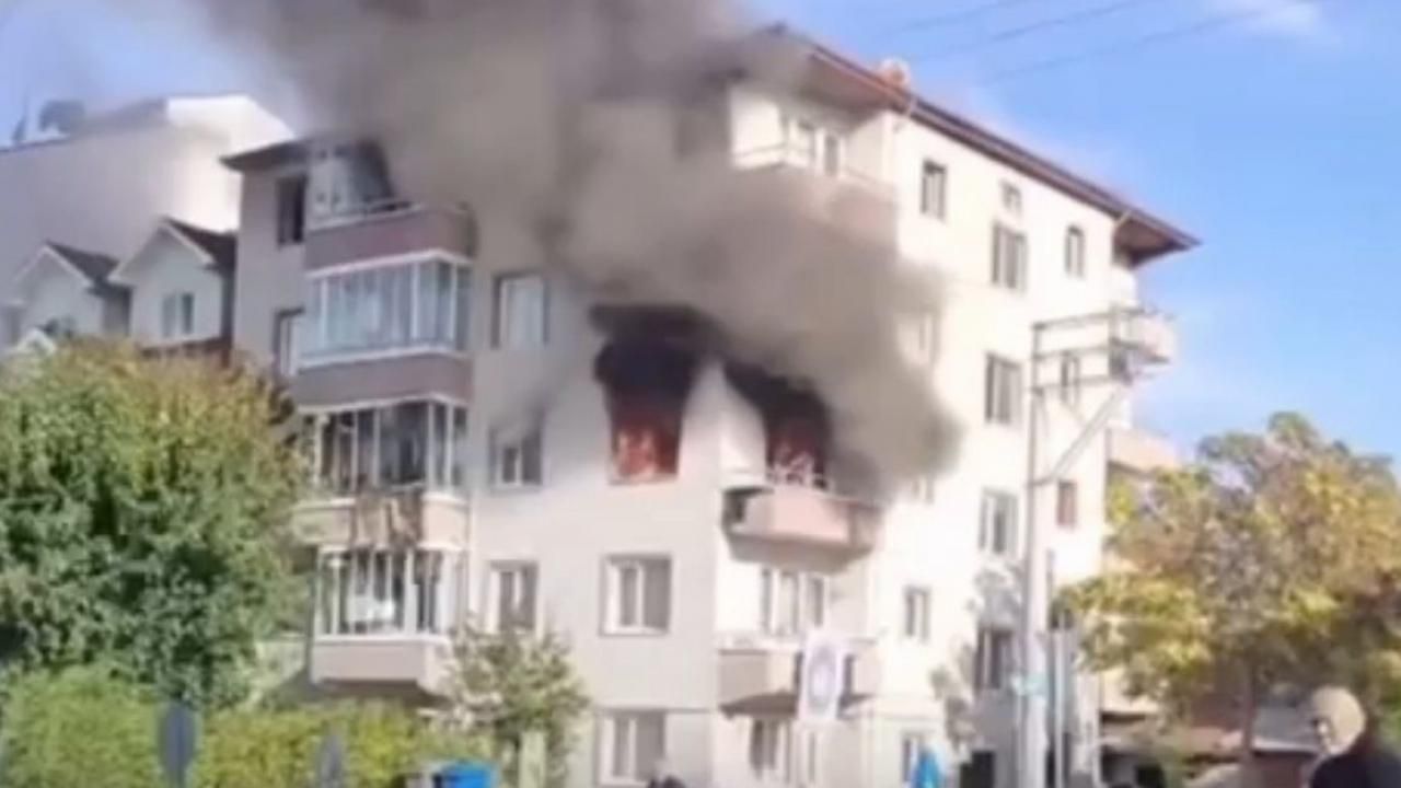 Bolu'da apartman dairesi alev alev yandı