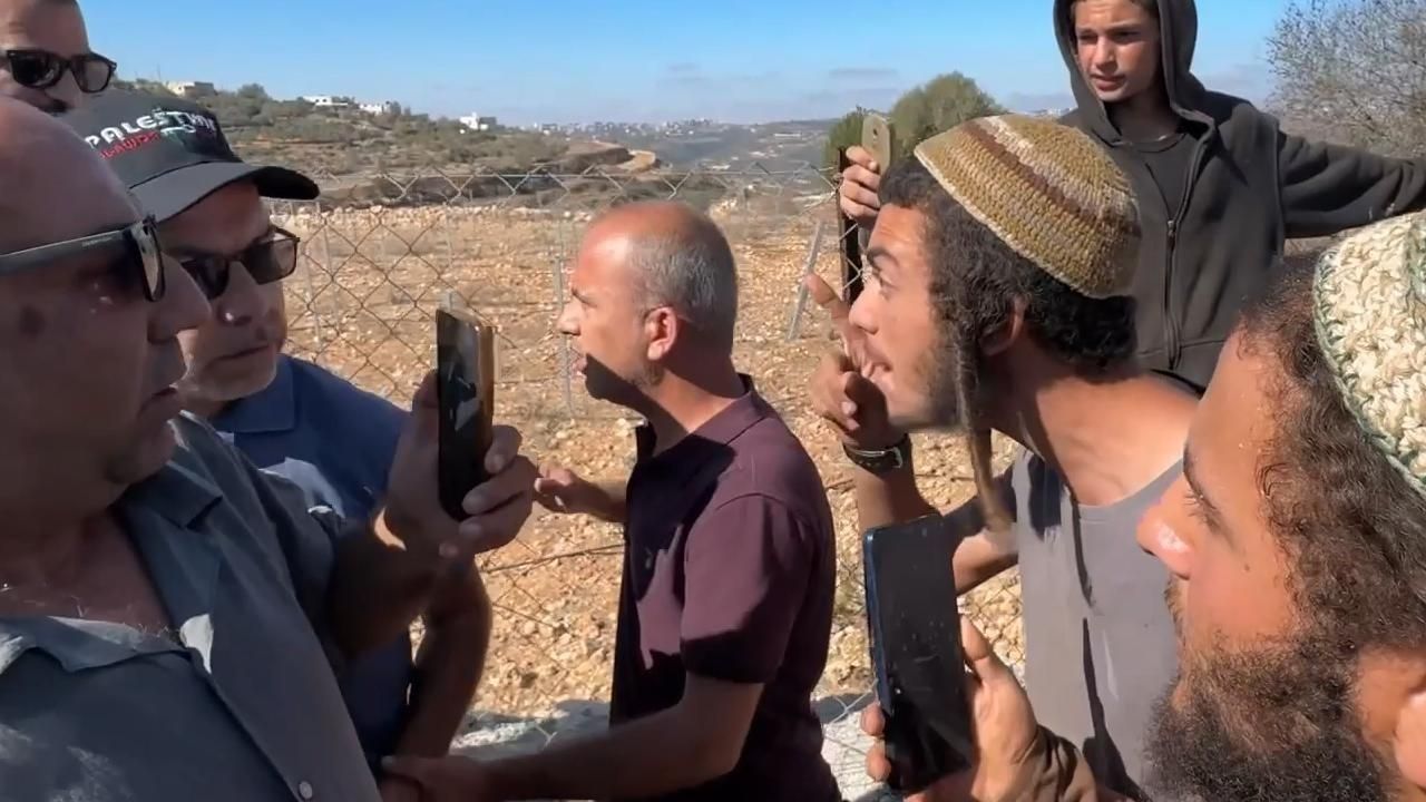 İşgalci İsrailliler, Batı Şeria'da Filistinlilerin zeytin hasadını engelledi