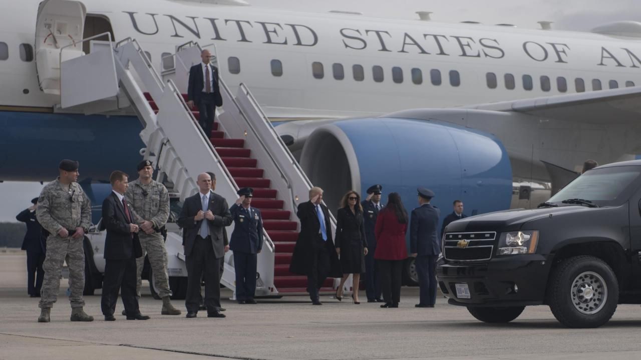 Yakıt molasına zirve sığdırdı! Trump Güneydoğu Asya turunda!