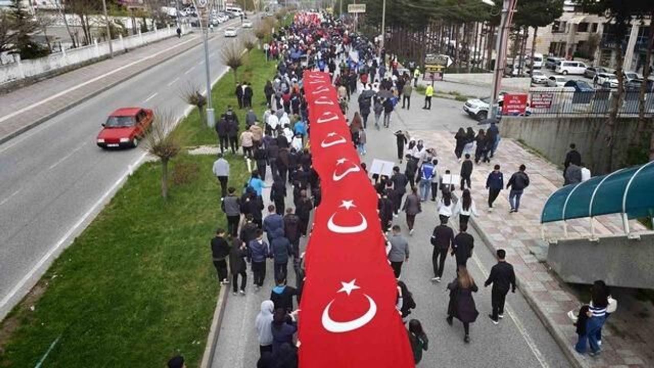 Bitlis'te 19 Mayıs Atatürk'ü Anma, Gençlik ve Spor Bayramı Coşkuyla Kutlandı