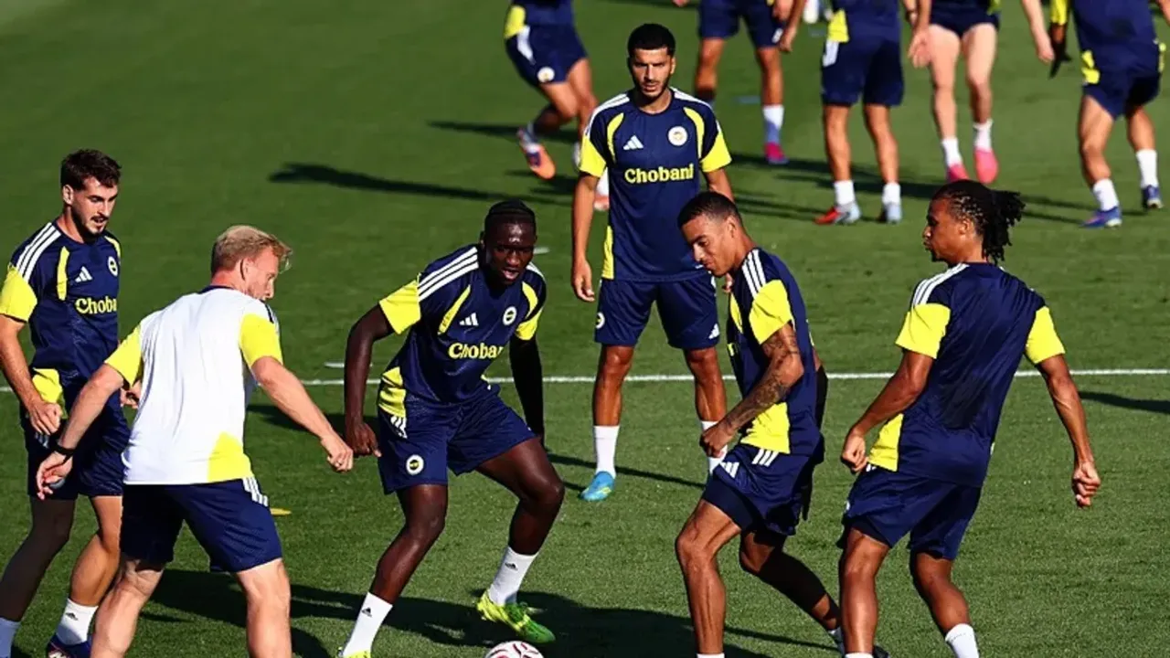 Fenerbahçe UEFA Listesinde Mason Greenwood ve Nathan Ake'ye Yer Verdi