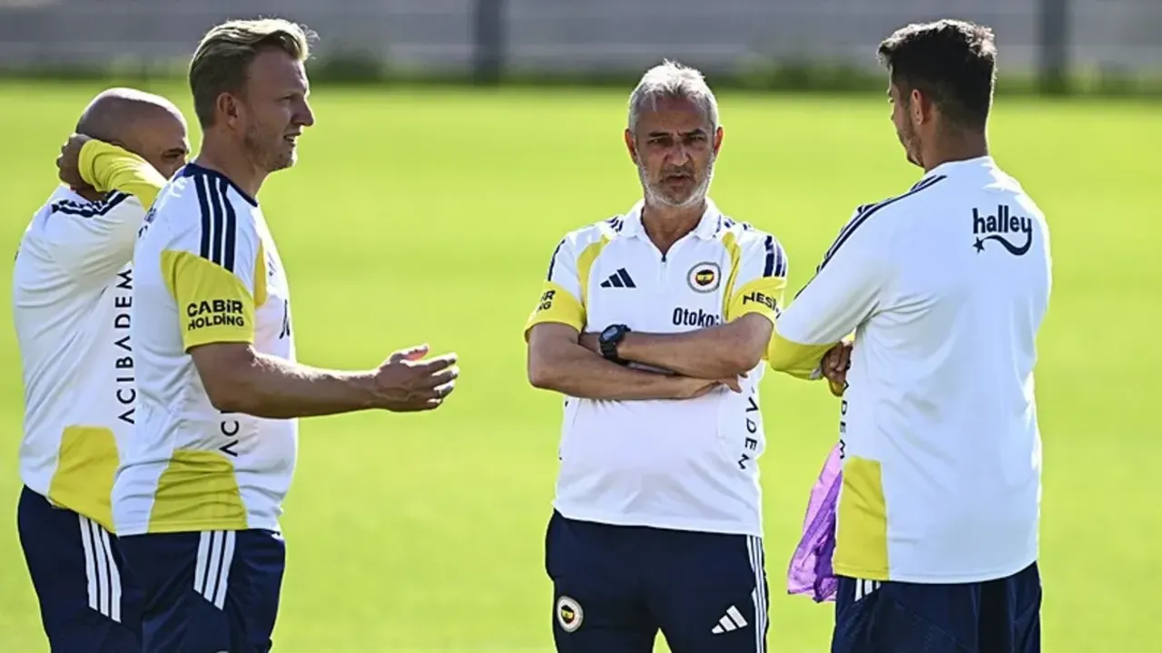 Fenerbahçe'de Ayrılık Listesi Netleşti, Teklifler Bekleniyor
