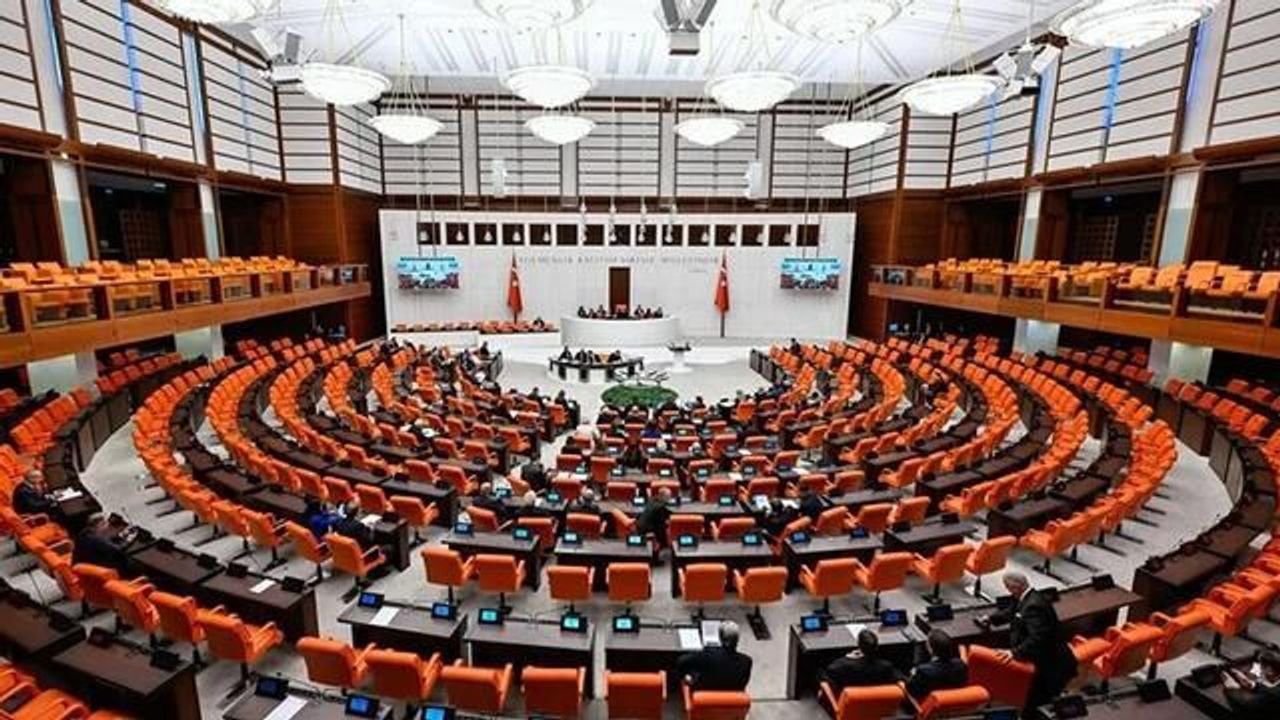 Yeni Parti'nin Kuruluşu Meclis'te Sandalye ve Oda Düzenini Değiştiriyor