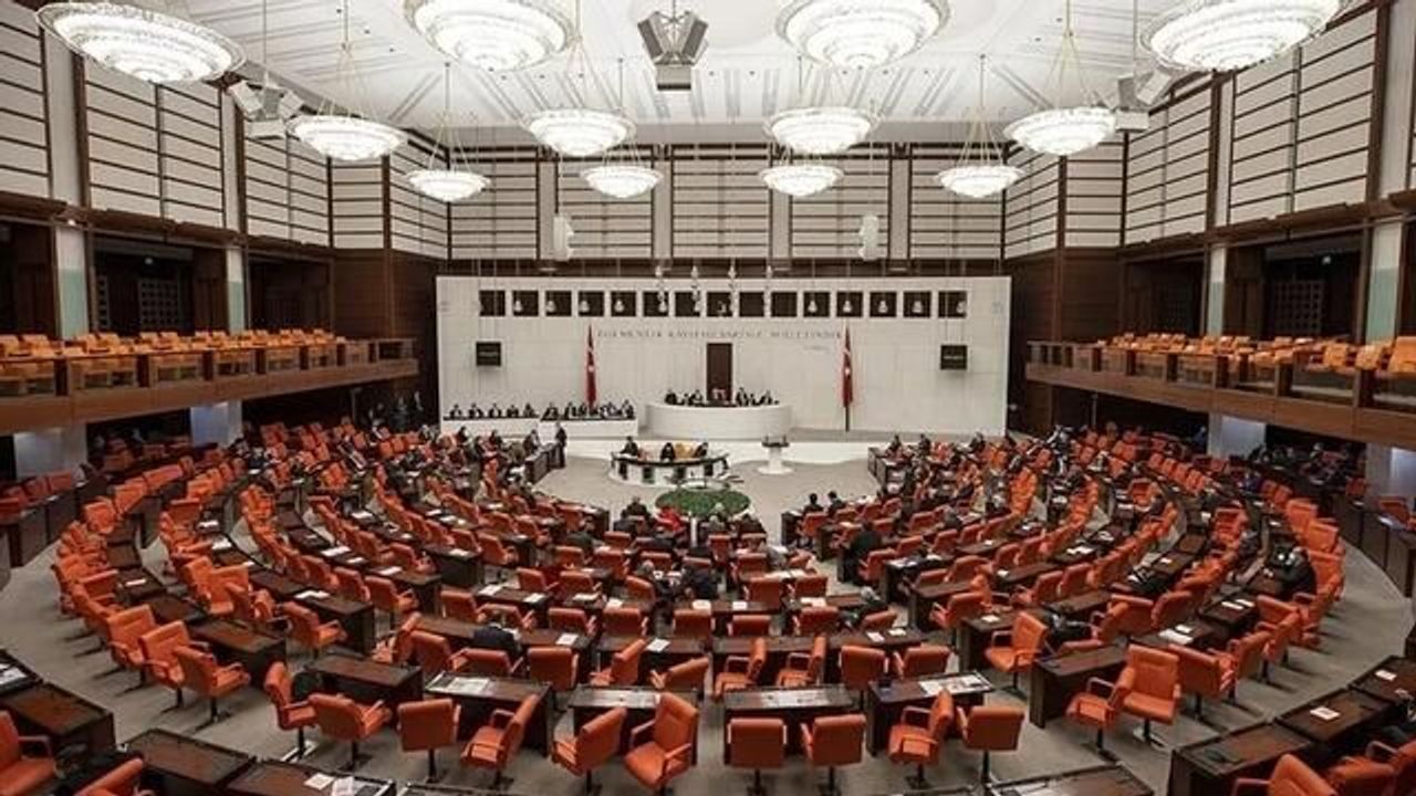 AK Parti Meclis'teki Gücünü 280 Sandalyeye Yükseltti