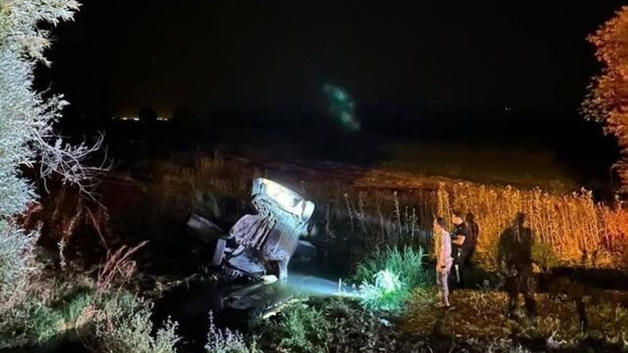 Bitlis'te otomobil su kanalına uçtu: 1 ölü, 3 yaralı