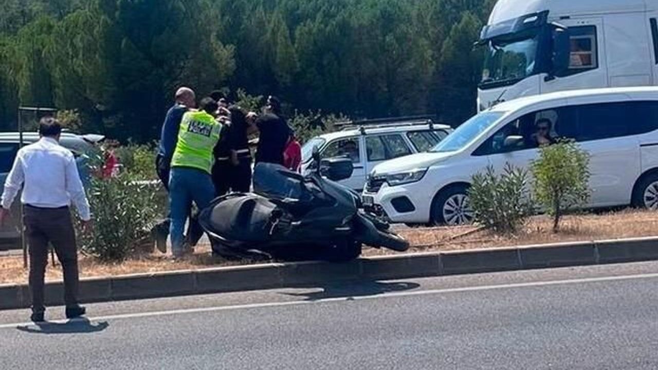 Muğla Menteşe'de polisten kaçan şüphelilerin aracında 1 kilo 953 gram esrar ele geçirildi