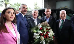 Bursa’da CHP lideri Özgür Özel’e coşkulu karşılama