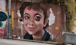 Azerbaycanlı ressam, öldürülen Minguzzi'nin portresini ve kaykayını duvara resmetti