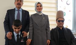 Bakan Tekin ve Bakan Göktaş'ın Kani Karaca Görme Engelliler İmam Hatip Lisesi'ne ziyareti