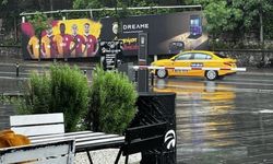 Beşiktaş'ın stadında 'Şampiyon Galatasaray' yazılı reklam panosu
