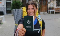Efeler Yolu'nu tamamlayan ilk Türk kadın pasaportuna "altın mührü" işletti