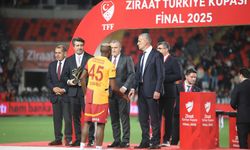 Finalin oyuncusu Victor Osimhen seçildi