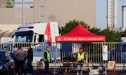 Ford fabrikası işçileri greve gitti