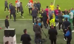 Galatasaray'ın eski yıldızı kupa finalinde kavga etti! Hocalar birbirine girdi
