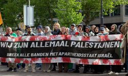 Hollanda'da İsrail'den gelen gemi protesto edildi