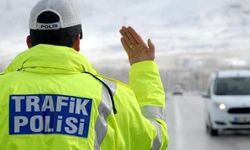 Kaza yaptıysanız sakın bunu yapmayın: Artık aracını terk edene...