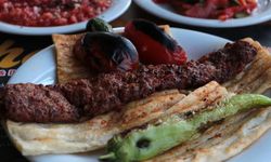 Kebap konusunda meydan okuyanlara Adanalılar resti çekti