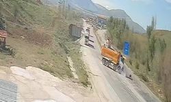 Malatya'da motosikletle kamyon çarpıştı
