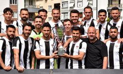 Nereden nereye! Süper Lig'in efsane takımı BAL'a yükseldi, kupasına kavuştu
