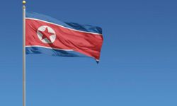 Savaş gemisi indirilirken kızağından düştü...Kim Jong-un ‘suç eylemi’ dedi!