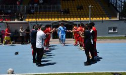 U19 maçında ev sahibi takımdan fair-play örneği!