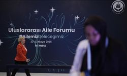 Uluslararası Aile Forumu'nun ikinci günü "Ekranlar Çağında Aile Olmak" paneliyle başl