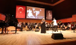 “Cumhuriyetin Divası” Müzeyyen Senar konserle anıldı