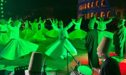 Mevlana’nın evrensel çağrısı Kolezyum’da yankılandı