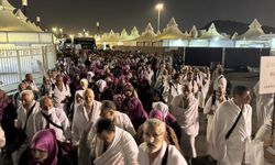 Arafat vakfesini tamamlayan hacılar Müzdelife'de