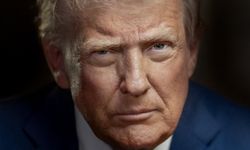 Beyaz Saray yeni resmi Trump portresini yayınladı