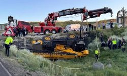 Devrilen vinçten atlayan operatör öldü
