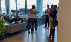 Duygusal anlar! Muslera ve ailesi Türkiye'den ayrıldı
