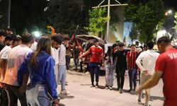 İn cin top oynuyordu: Şampiyonluk haberi gelince şehir düğün salonuna döndü