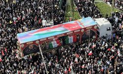 İran'da İsrail saldırısında ölenler için cenaze töreni