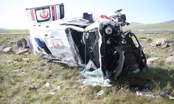 Kars'ta ambulans şarampole uçtu