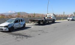 Kayseri'de korkunç kaza: Otomobil direğe ok gibi saplandı, hamile kadın ve bebeği öldü