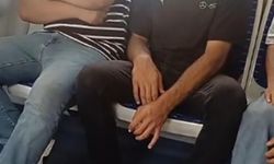 Kimseye aldırış etmedi! İZBAN'da akılalmaz görüntü