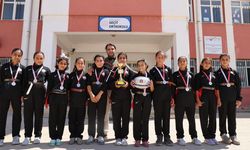 Köyde bir öğretmenin kurduğu ragbi takımı Şanlıurfa'ya madalya getirdi