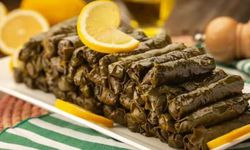 Lokum gibi yaprak sarma tarifi! Bunu tadanlar dışarıdan sarma almayı bırakıyor
