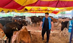 Milli güreşçi Rıza Kayaalp, TDV'nin Pakistan'daki kurban organizasyonuna katıldı