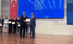 Prof. Dr. Erdal Çelik’e İstanbul Teknik Üniversitesi’nden Akademik Başarı Ödülü