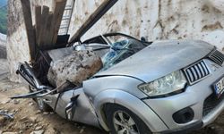 Rize'de kamyonetin üzerine kaya düştü! Acı haber geldi