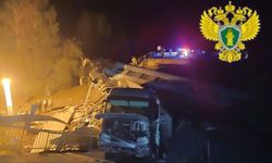 Rusya'da köprü trenin üstüne çöktü! Çok sayıda ölü