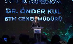 Sahne XL etkinliğinde ’Supernova’ temasıyla 13 girişimci sahne aldı