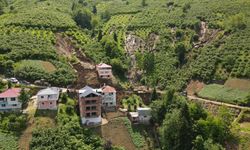 Trabzon’da heyelan afeti! 3 ev hasar gördü
