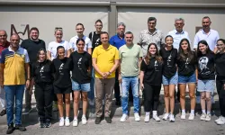 Bornova’nın sultanları set vermeden zirvede