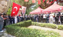 Kocaeli Bağçeşme’de protokol tam kadro şehitleri andı