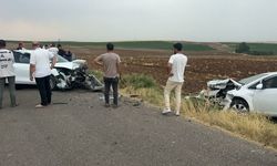 Diyarbakır’da iki otomobil kafa kafaya çarpıştı: 1’i ağır 5 yaralı